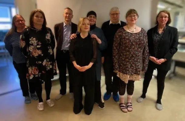 Kuvassa Helmin hallituksen jäsenet sekä uusi puheenjohtaja